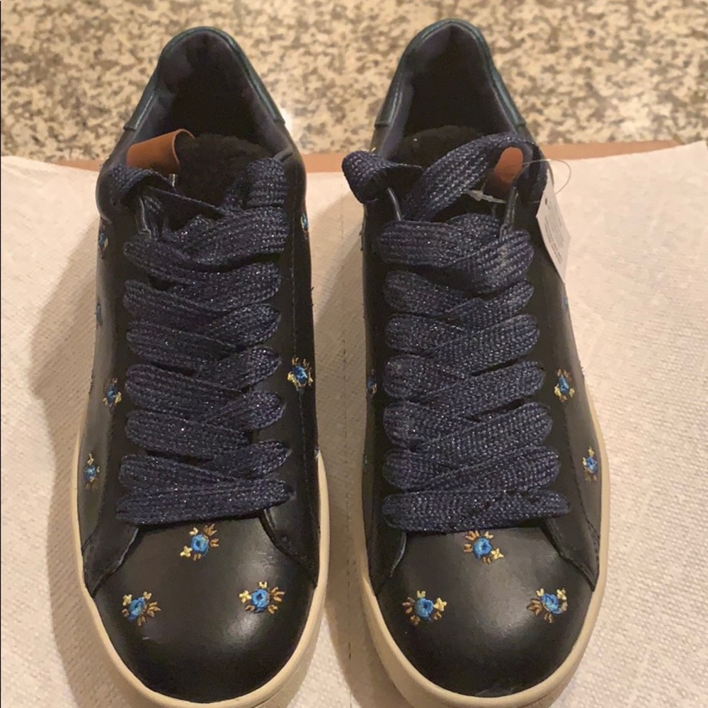 COACH LEATHER SNEAKERS w/REAL DYE SHEEP FUR